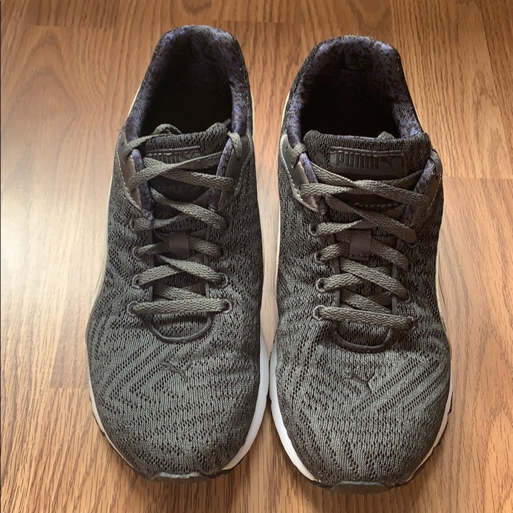 Puma Narita V2 women’s sneaker. Size 8.5